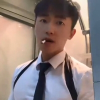 【在线】【国产】网红湿身衬衫脱衣wu，太骚了